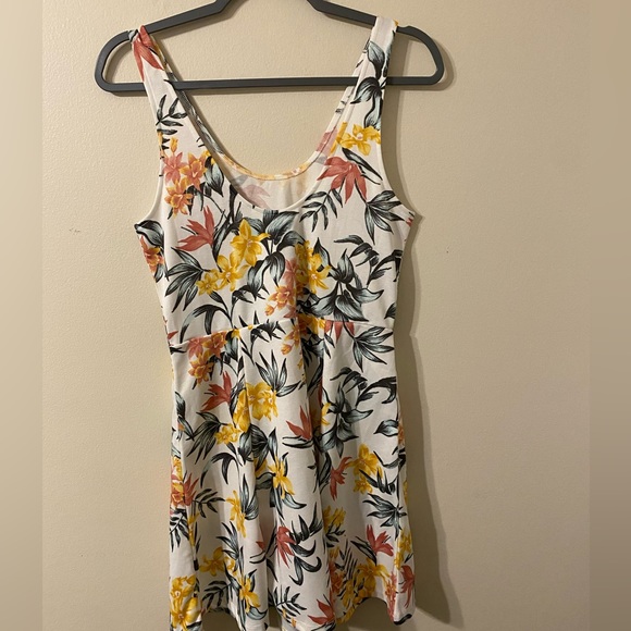 New NWT H&M‎ White Floral Sleeveless Dress Womens Size 10 EUR 42 - Picture 2 of 3